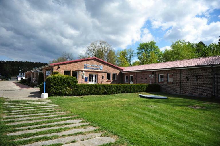 Gasthaus Zum Seestern Hotel Ravensbruck Exterior photo